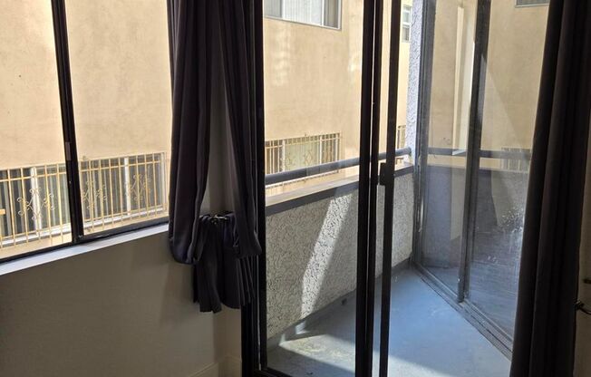 2 beds, 2 baths, 998 sqft, $2,414, Unit 102