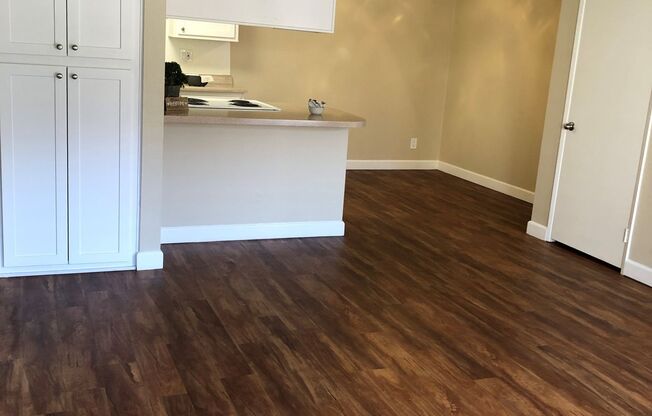 2 beds, 1 bath, $2,525, Unit 87