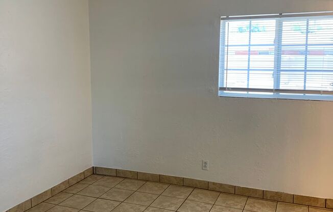 1 bed, 1 bath, 500 sqft, $725, Unit Unit 20