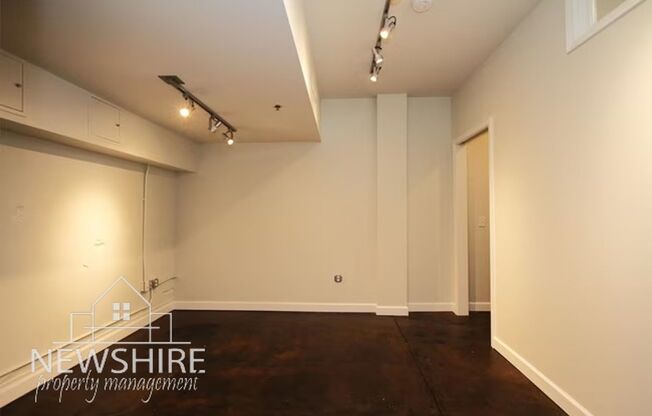 1 bed, 1 bath, 800 sqft, $1,150, Unit B