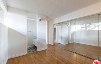 11131 ROSE AVE