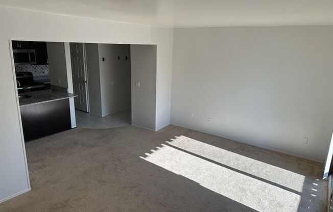 2 beds, 1 bath, 800 sqft, $1,175