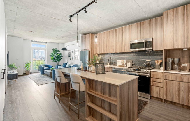 169 N ASHLAND AVE