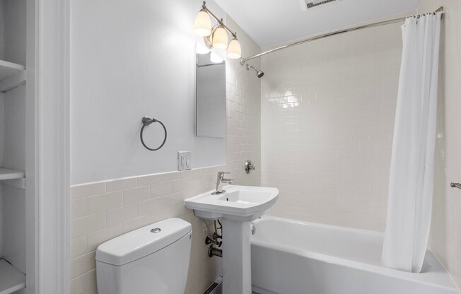 2 beds, 2 baths, 847 sqft, $2,650, Unit 5