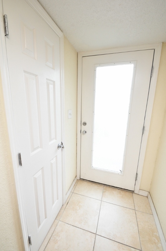 Beautiful 2/1.5 Condo in Orlando! New Carpet!