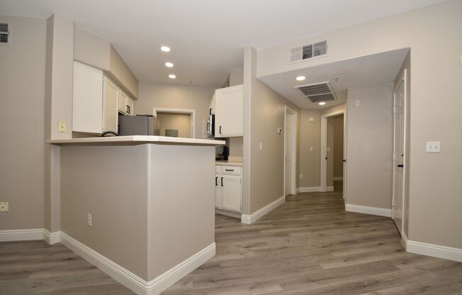 UPGRADED LOVELY 2 BED 2 BATH CONDO AT VISTANA