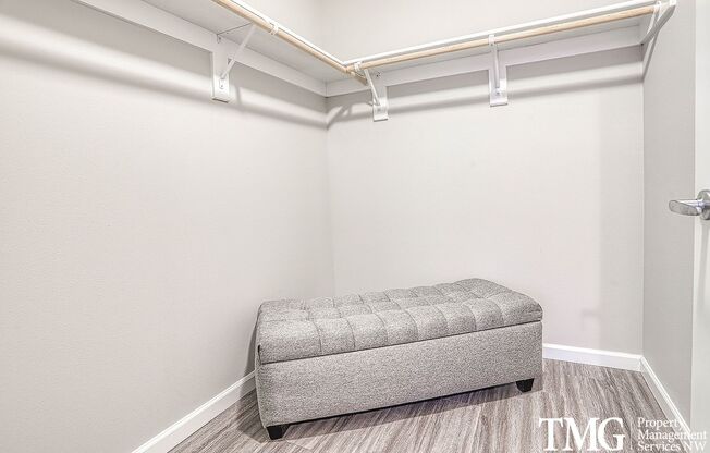 2 beds, 2 baths, 987 sqft, $1,890, Unit H356