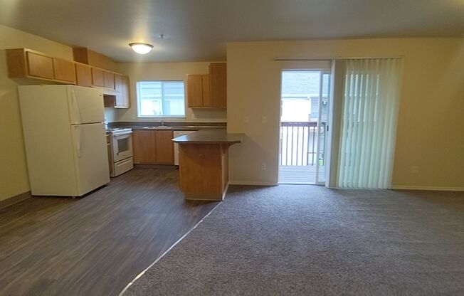 2 beds, 2 baths, 994 sqft, $1,395, Unit C302