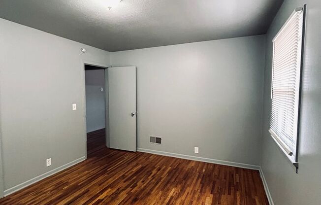 2 beds, 1 bath, $825, Unit 7023