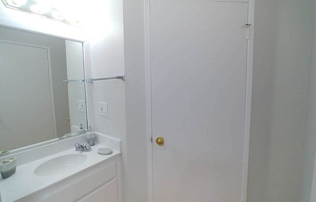 2 beds, 2 baths, 910 sqft, $2,450, Unit 308