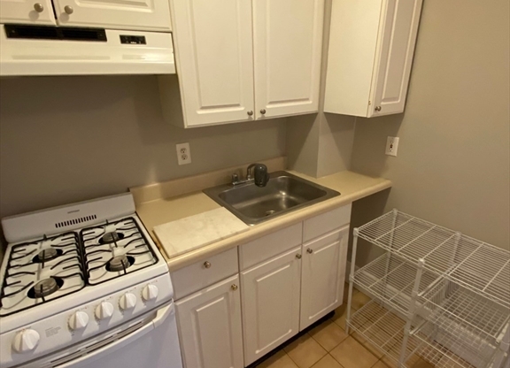 1 bed, 1 bath, 500 sqft, $2,400, Unit 3