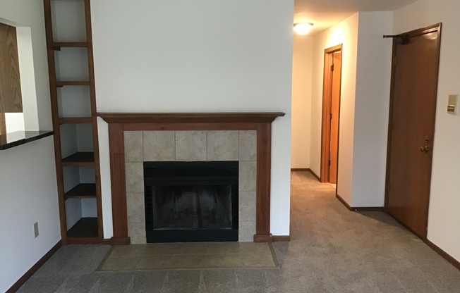 2 beds, 1 bath, 950 sqft, $1,750, Unit 7601RA
