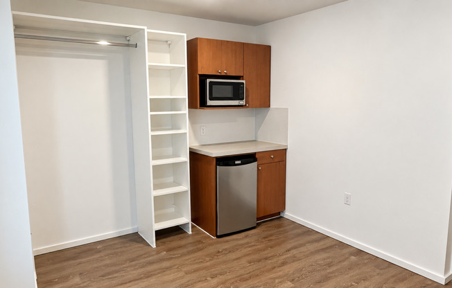 Studio, 1 bath, 190 sqft, $1,295, Unit 5104