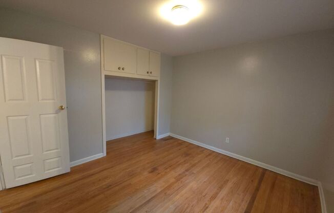 2 beds, 1 bath, $3,600, Unit 821