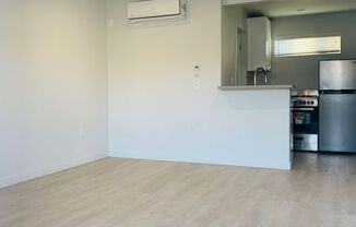 Studio, 1 bath, 264 sqft, $1,361, Unit 14