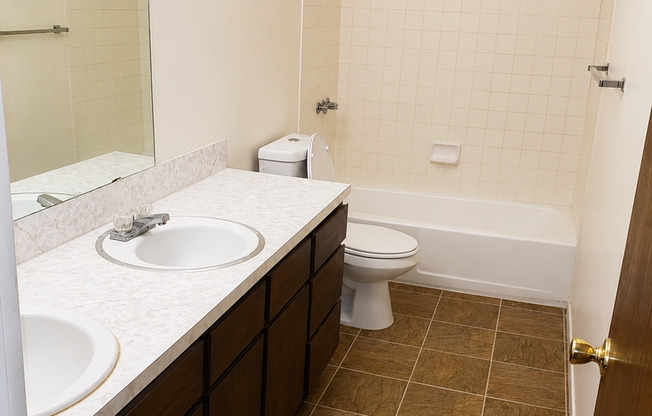 2 beds, 1 bath, 864 sqft, $1,195, Unit Unit 10