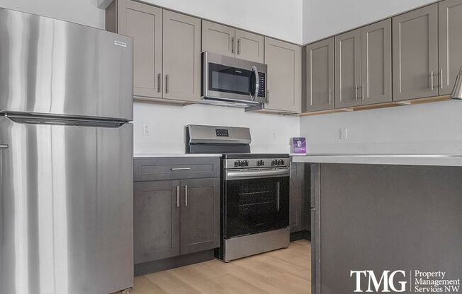 1 bed, 1 bath, 746 sqft, $1,625, Unit C63