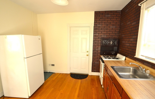 14 ADAMS ST