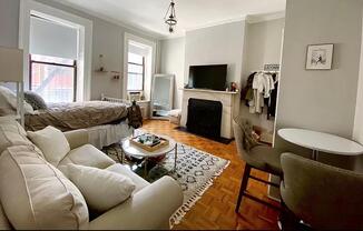 129 E 27 ST