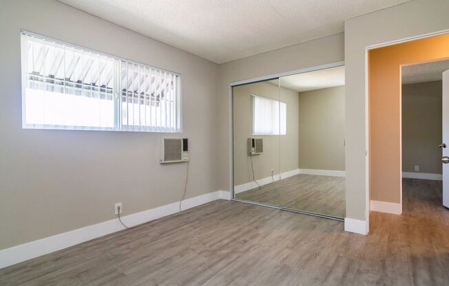 2 beds, 1 bath, $2,595, Unit 204