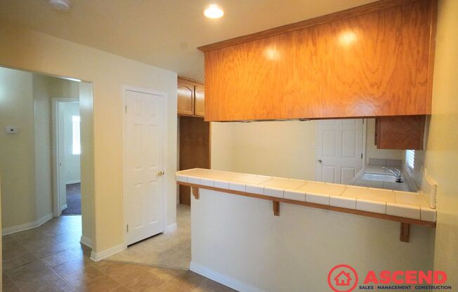 3 beds, 2 baths, 1,100 sqft, $1,750, Unit A