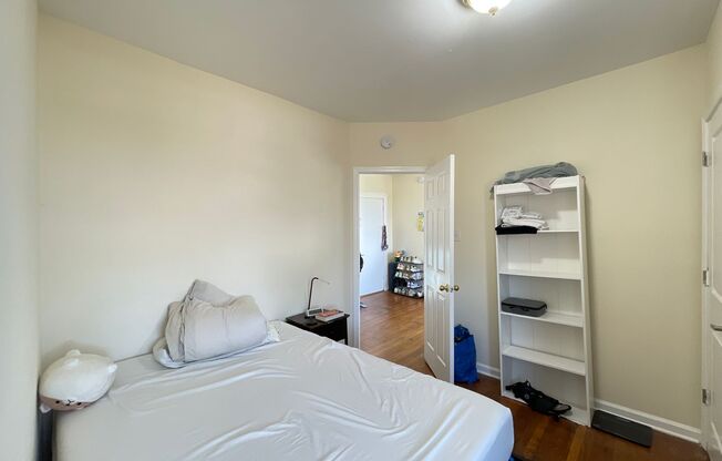 1 bed, 1 bath, 700 sqft, $1,195, Unit 17