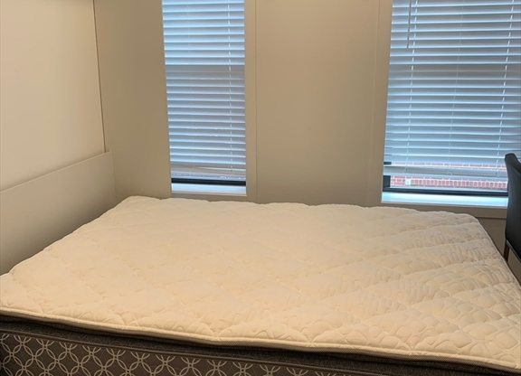 Studio, 1 bath, $1,550, Unit 17