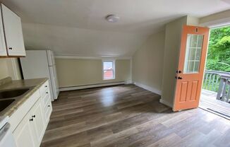 2 beds, 1 bath, $1,475, Unit Unit B