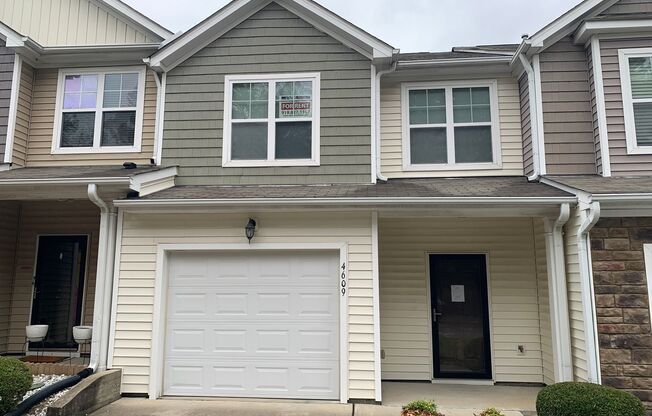 Beautiful 3 Bedroom Townhome in Raleigh near beautiful park! Apply Now!