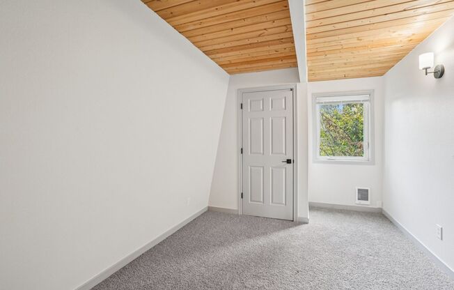 3 beds, 1.5 baths, 1,246 sqft, $1,999, Unit 2619