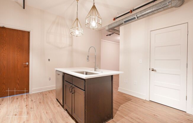 2 beds, 1 bath, $1,584, Unit 875 Michigan Ave Apt. 106