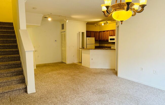 2 beds, 2 baths, $1,750, Unit Unit 112