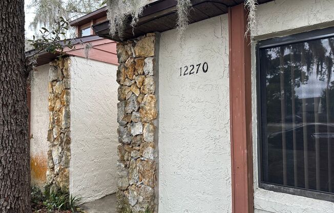 Charming East Orlando Home Close to UCF, Shopping & Dining