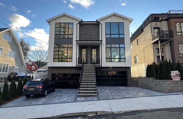 28 LAFAYETTE AVE