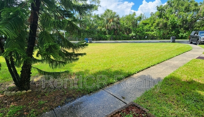 25 EMERALD BAY DR