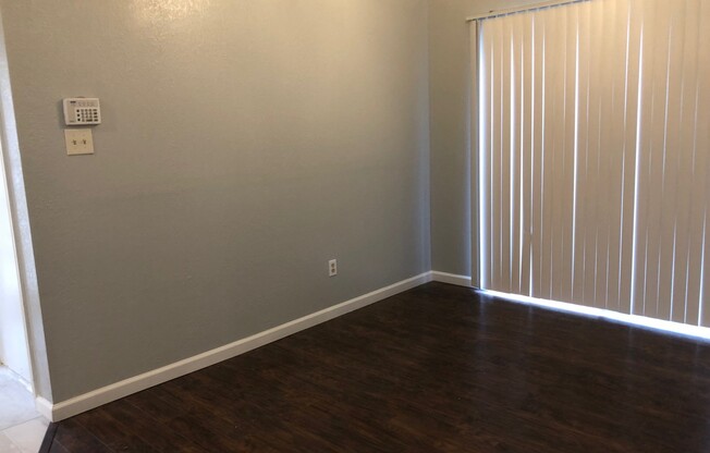 3/2/2 Great neighborhood!  Move in Ready!