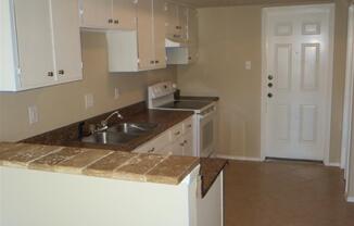 2 beds, 2 baths, $1,600