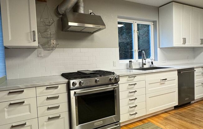 Spacious 4-Bedroom Home on Bainbridge Island