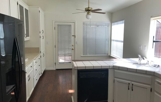 3 beds, 2 baths, $2,800