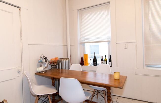 3 beds, 1 bath, $3,300, Unit Unit #10