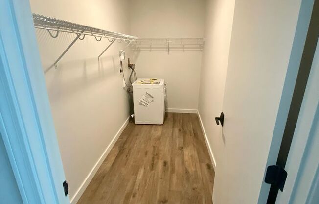 2 beds, 1 bath, 835 sqft, $2,295, Unit Unit 205