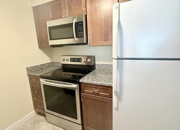 1 bed, 1 bath, 663 sqft, $2,700, Unit 408