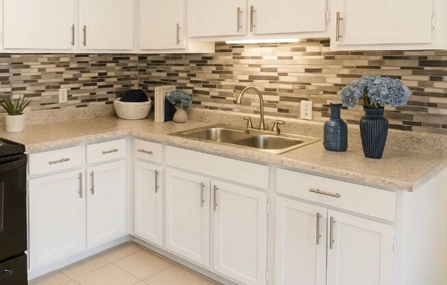 1 bed, 1 bath, 750 sqft, $1,169, Unit 14