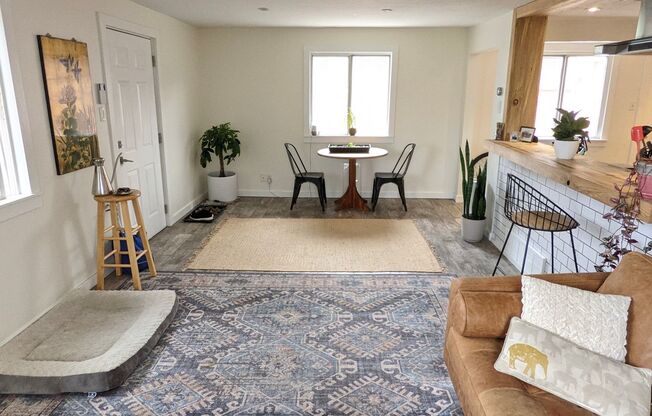 Darling Cottage Near SLCC!