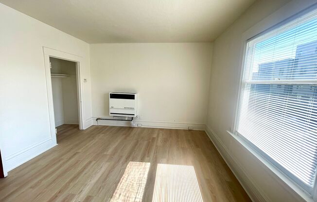 2517 Regent