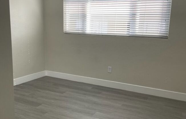 5 beds, 2 baths, 1,750 sqft, $3,995, Unit Unit #4