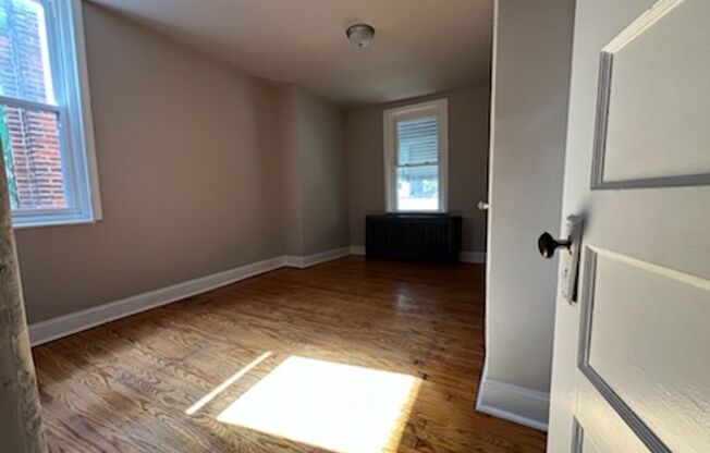 3 beds, 1 bath, $1,250