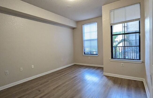 2 beds, 2 baths, $1,950, Unit Unit 432