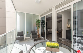 1 bed, 1 bath, 920 sqft, $3,990, Unit 4L