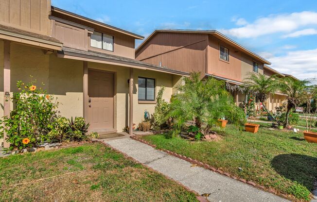 Spacious 1-bedroom, 1.5-bath, two-story Kirby Creek townhome close to N. Dale Mabry